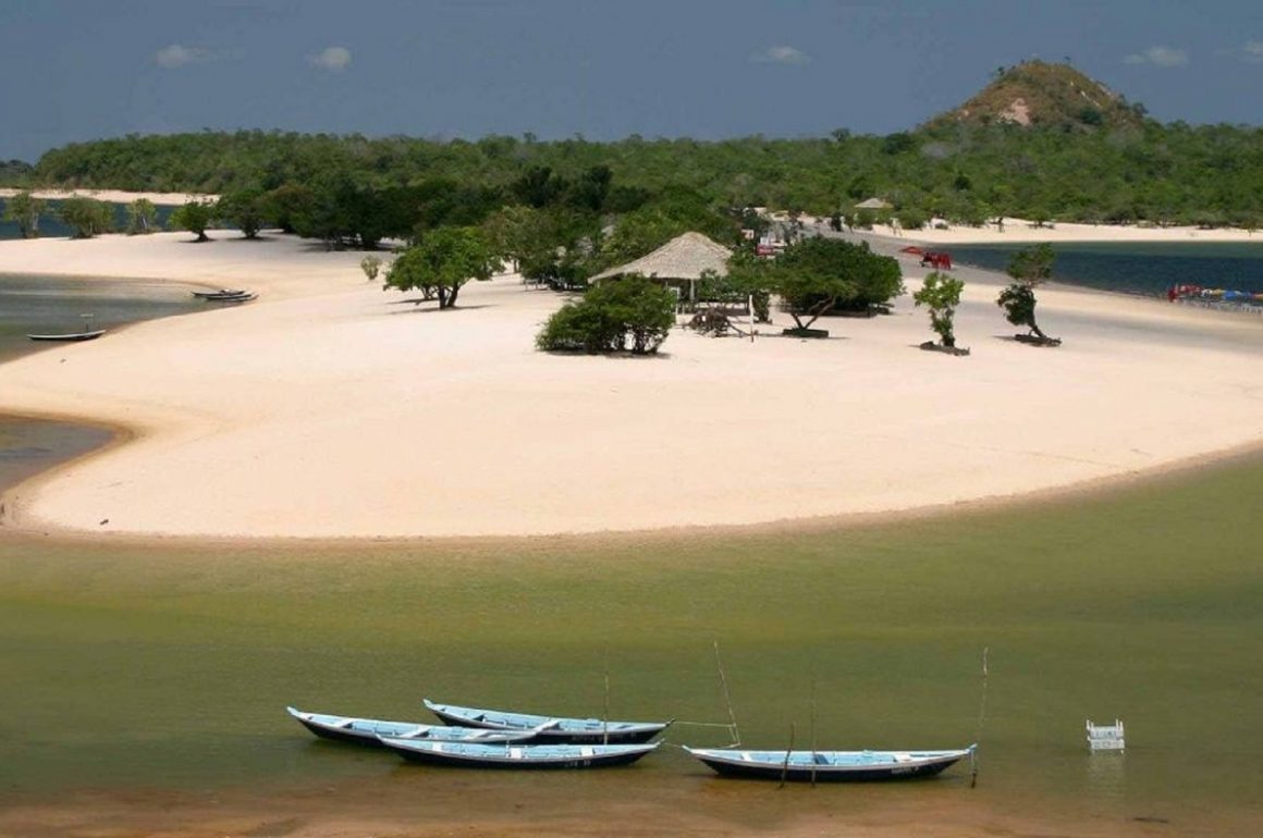 Praia de Alter do Chão, Pará.